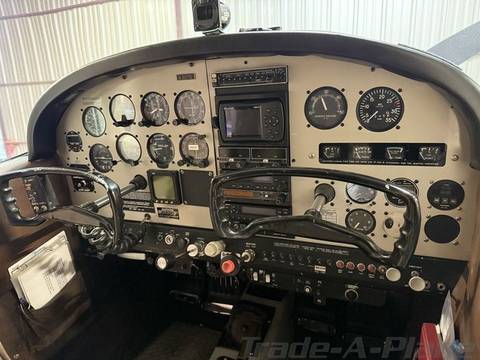 Cessna 182 Skylane photo 8