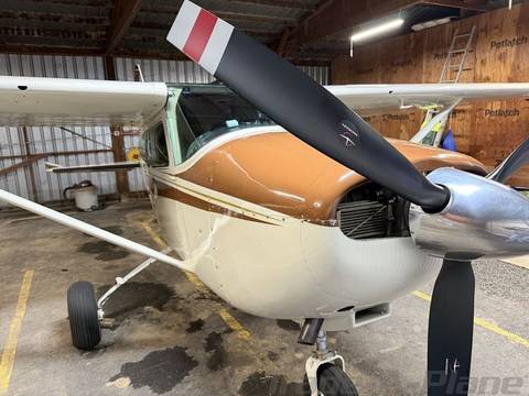 Cessna 182 Skylane photo 10