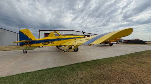 Air Tractor AT-402B photo 9